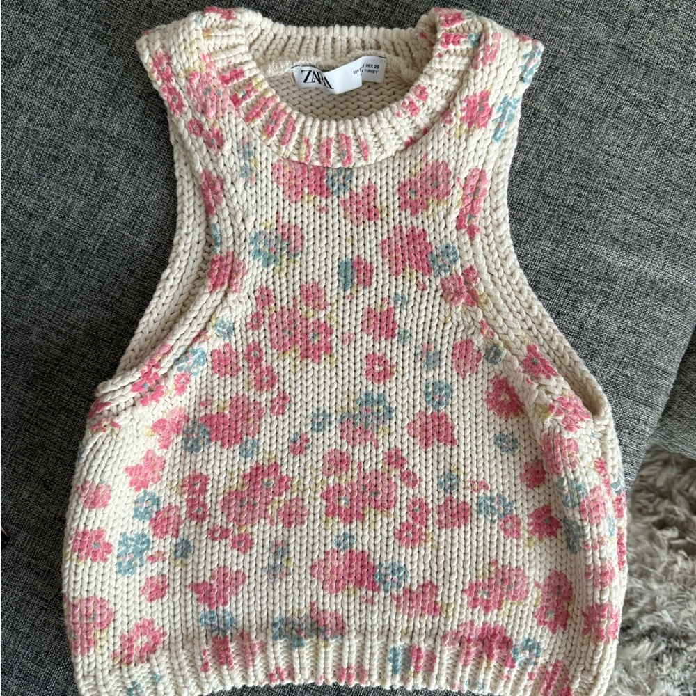 ZARA Floral Knit Sleeveless Sweater